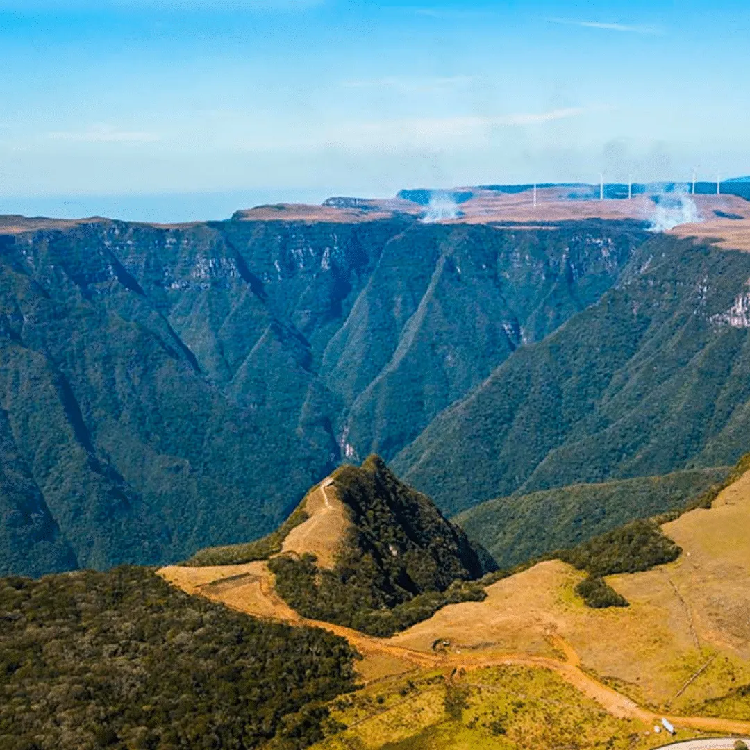 Panorama de cânions e campos de altitude da Serra Catarinense
